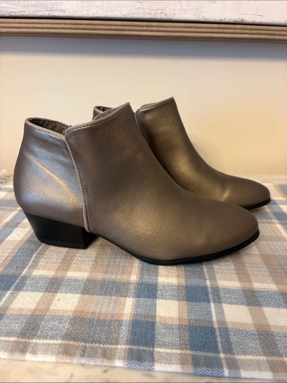 Ankle Boots 6.5 Side Zipper slip on Salon Studio